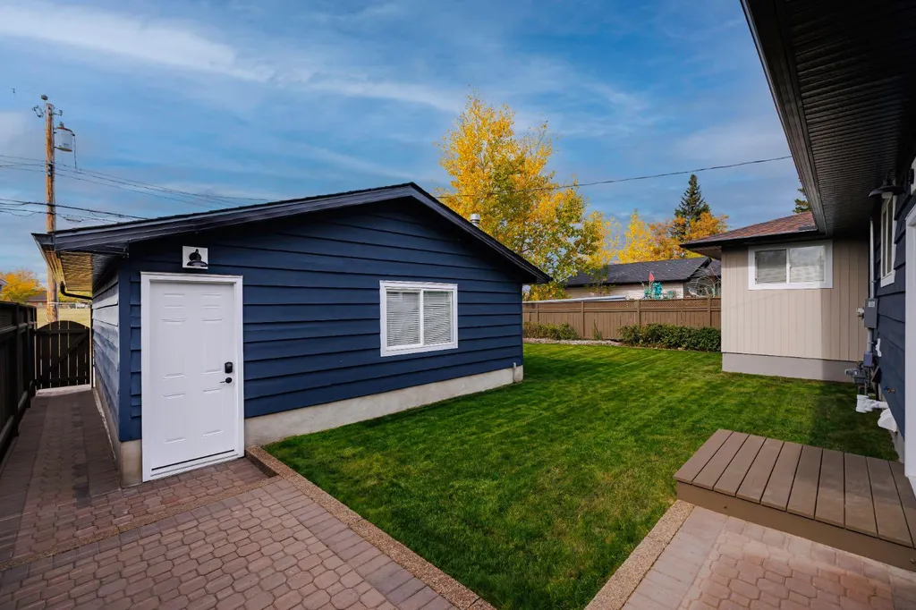 13255 Lake Lucerne Road SE Calgary AB T2J 3J8