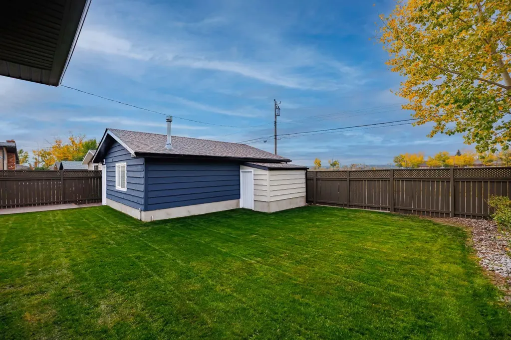 13255 Lake Lucerne Road SE Calgary AB T2J 3J8