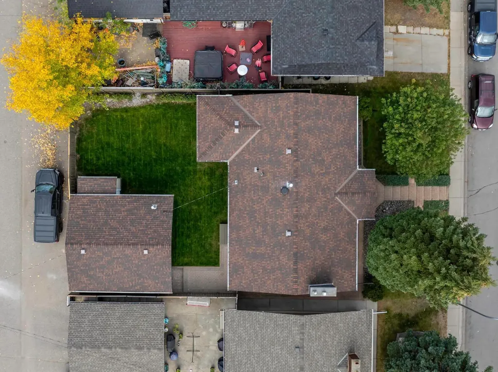 13255 Lake Lucerne Road SE Calgary AB T2J 3J8