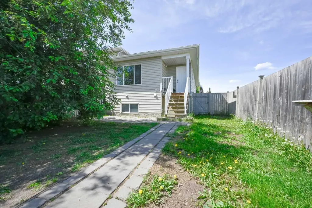 9627 91 Street Grande Prairie AB T8X1V2