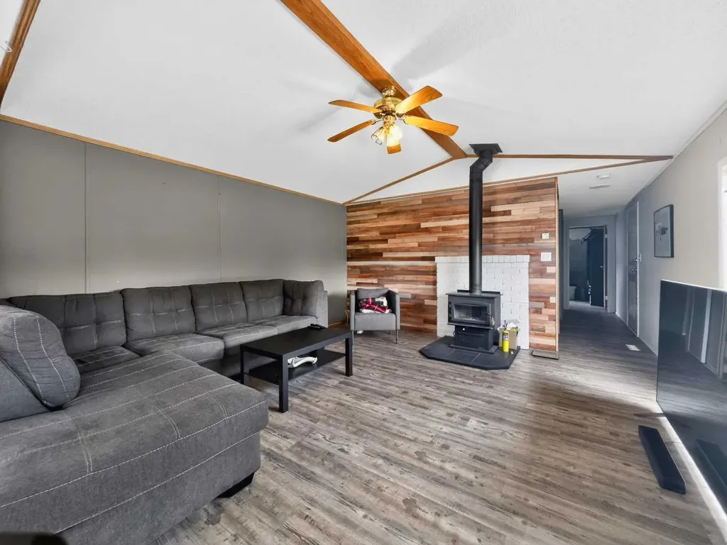 10414 103 Avenue La Crete AB T0H2H0