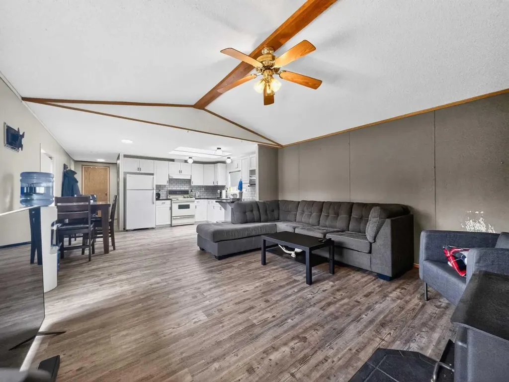 10414 103 Avenue La Crete AB T0H2H0