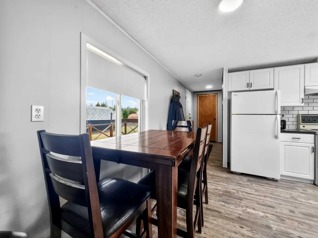 10414 103 Avenue La Crete AB T0H2H0