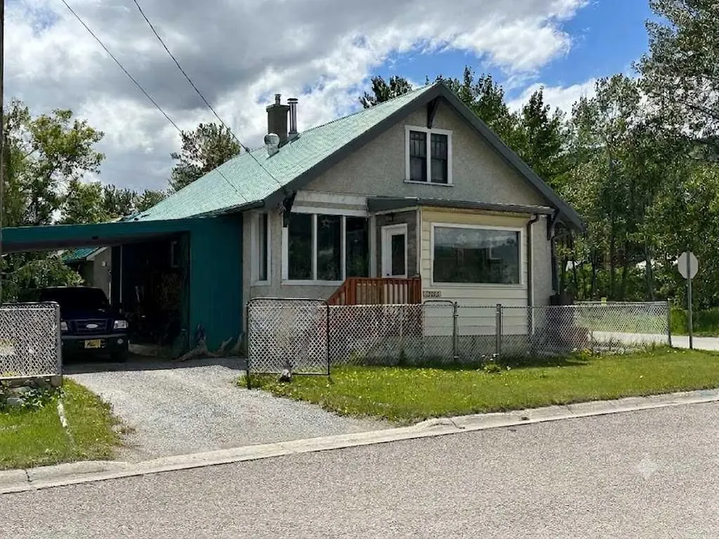 13202 19 Avenue Blairmore AB T0K 0E0