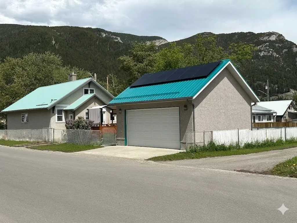 13202 19 Avenue Blairmore AB T0K 0E0