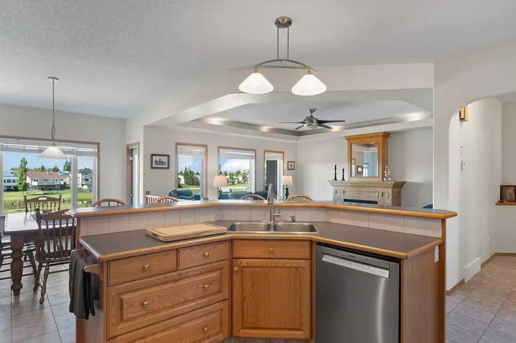 1103 Highland Green View NW High River AB T1V 1V8