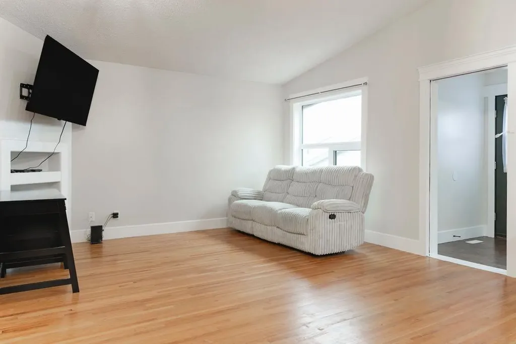 280 Diefenbaker Drive Fort Mcmurray AB T9K 2J9