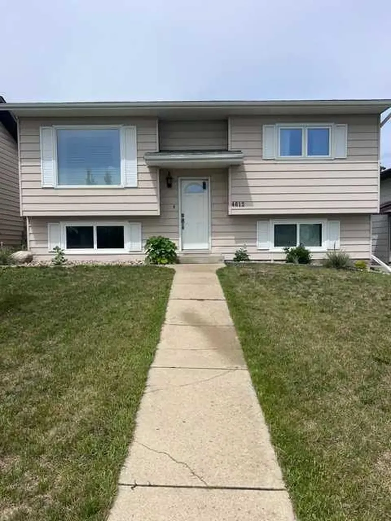 4612 Womacks Road Blackfalds AB T0M 0J0