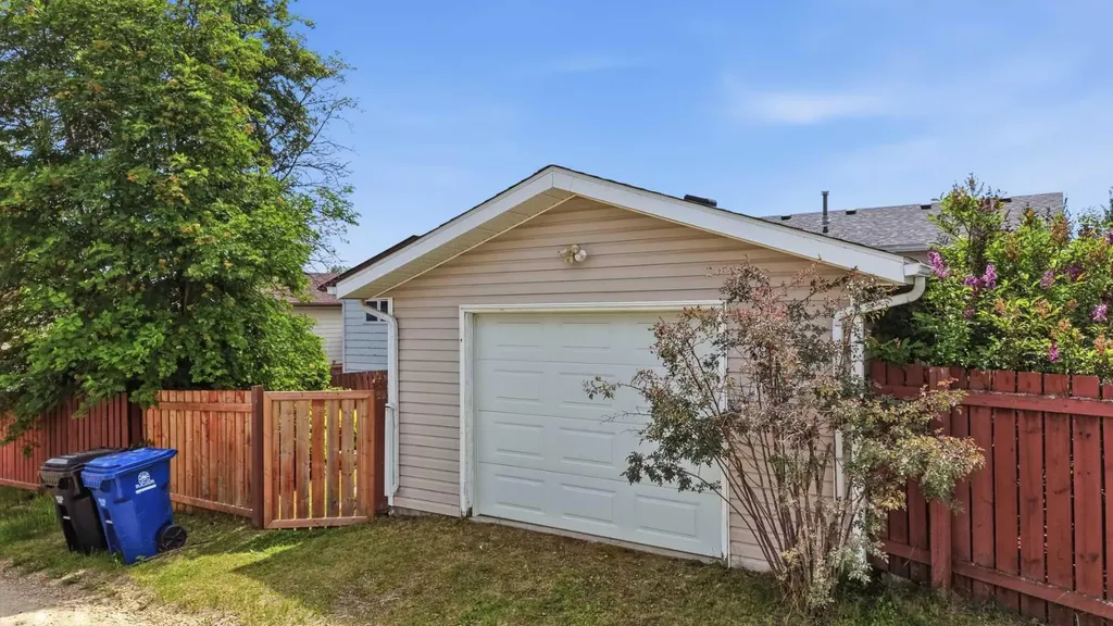 4612 Womacks Road Blackfalds AB T0M 0J0