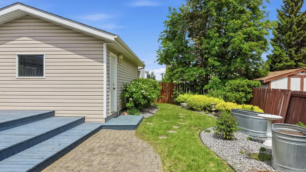 4612 Womacks Road Blackfalds AB T0M 0J0