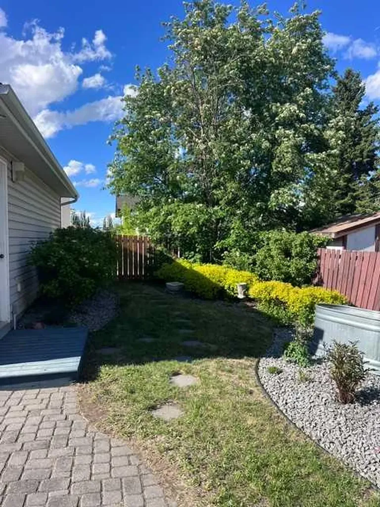 4612 Womacks Road Blackfalds AB T0M 0J0