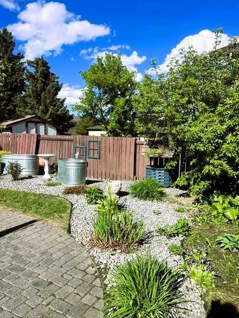 4612 Womacks Road Blackfalds AB T0M 0J0