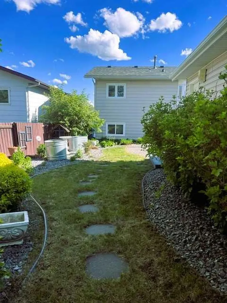 4612 Womacks Road Blackfalds AB T0M 0J0