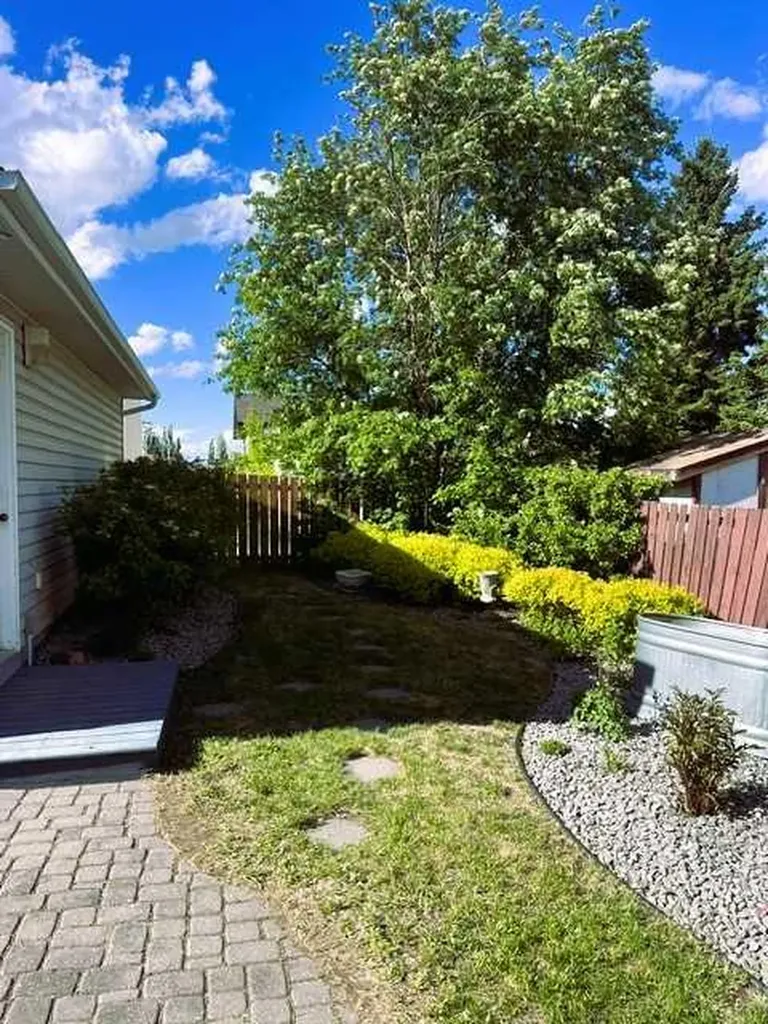 4612 Womacks Road Blackfalds AB T0M 0J0