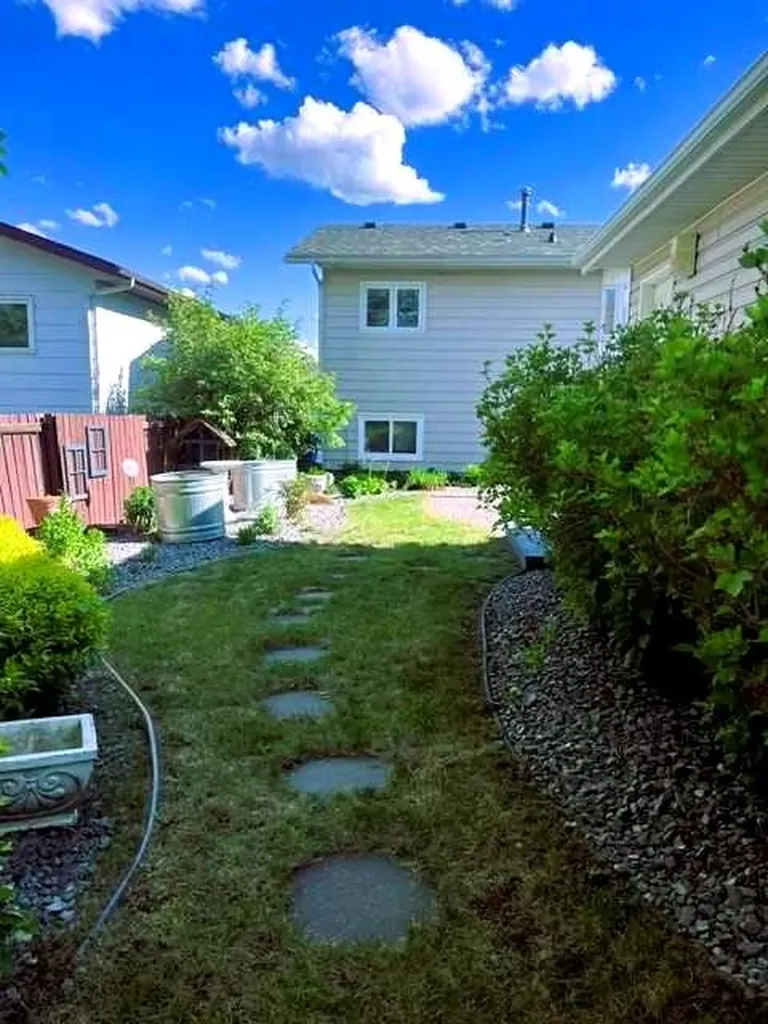 4612 Womacks Road Blackfalds AB T0M 0J0
