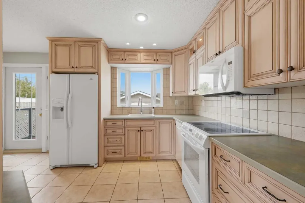 4612 Womacks Road Blackfalds AB T0M 0J0