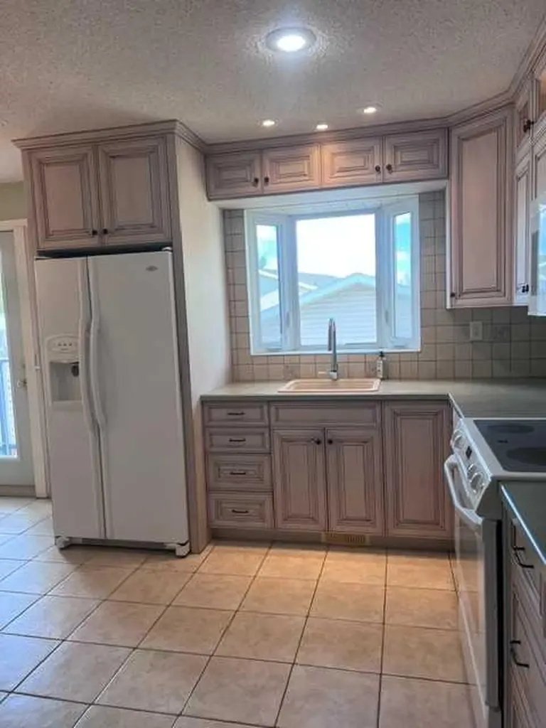 4612 Womacks Road Blackfalds AB T0M 0J0