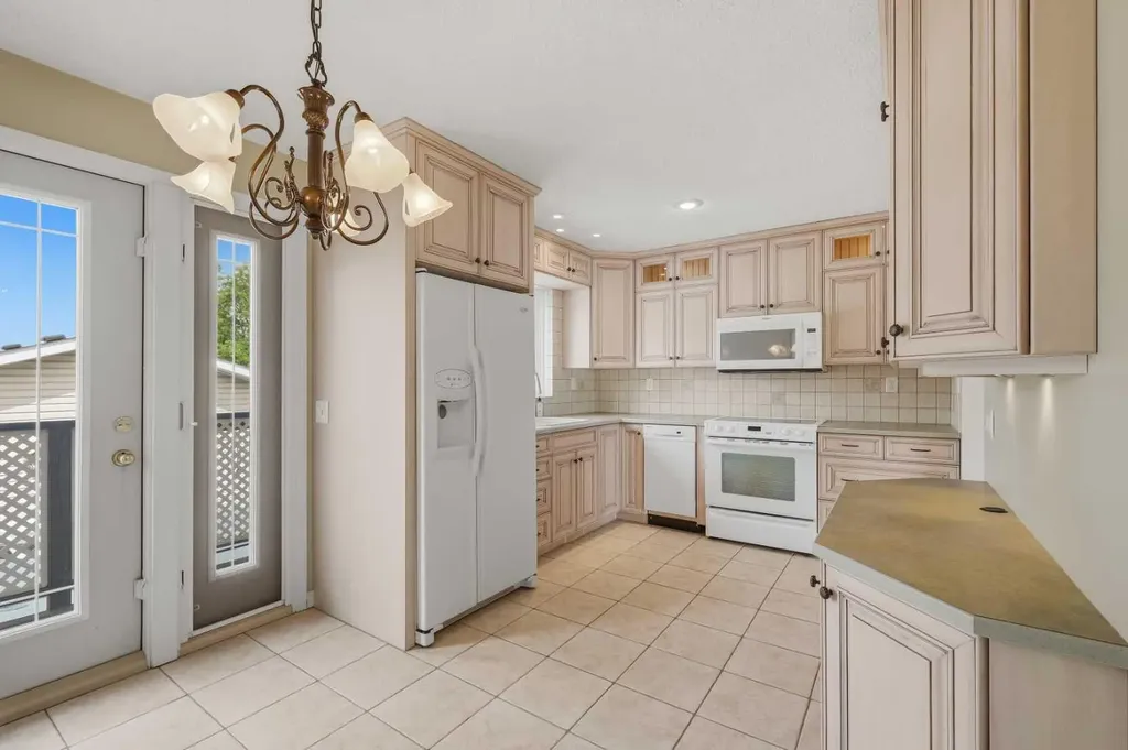 4612 Womacks Road Blackfalds AB T0M 0J0