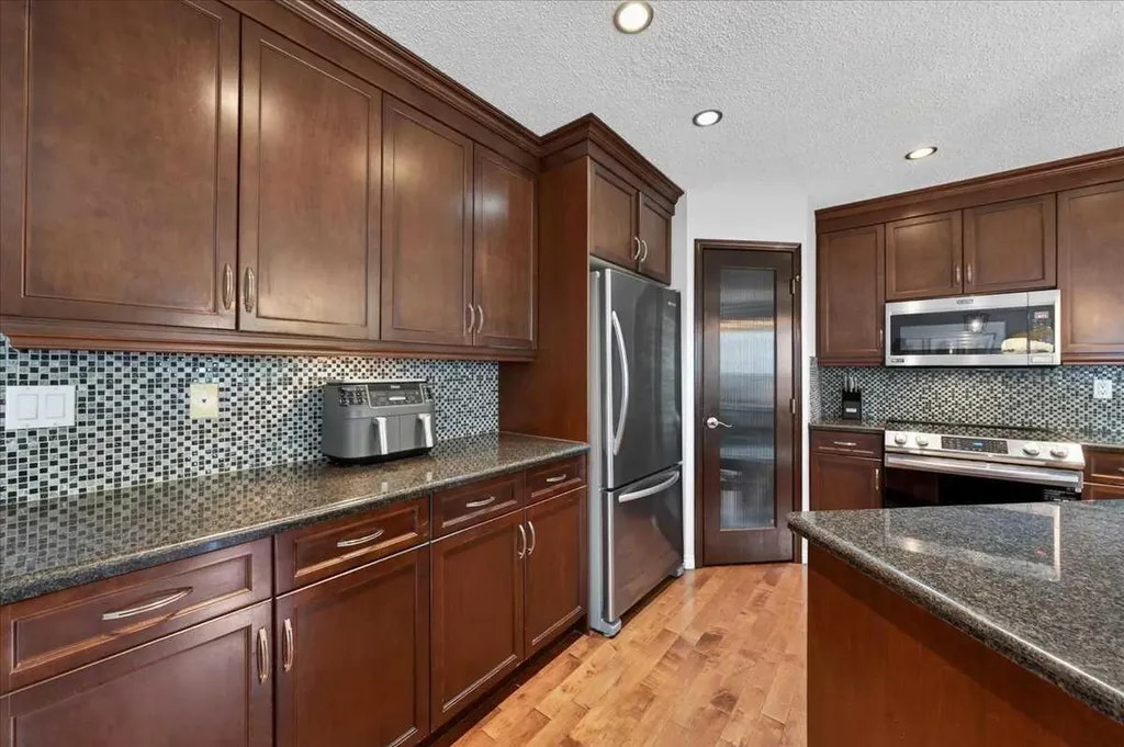 132 Tuscany Meadows Common NW Calgary AB T3L 2N8