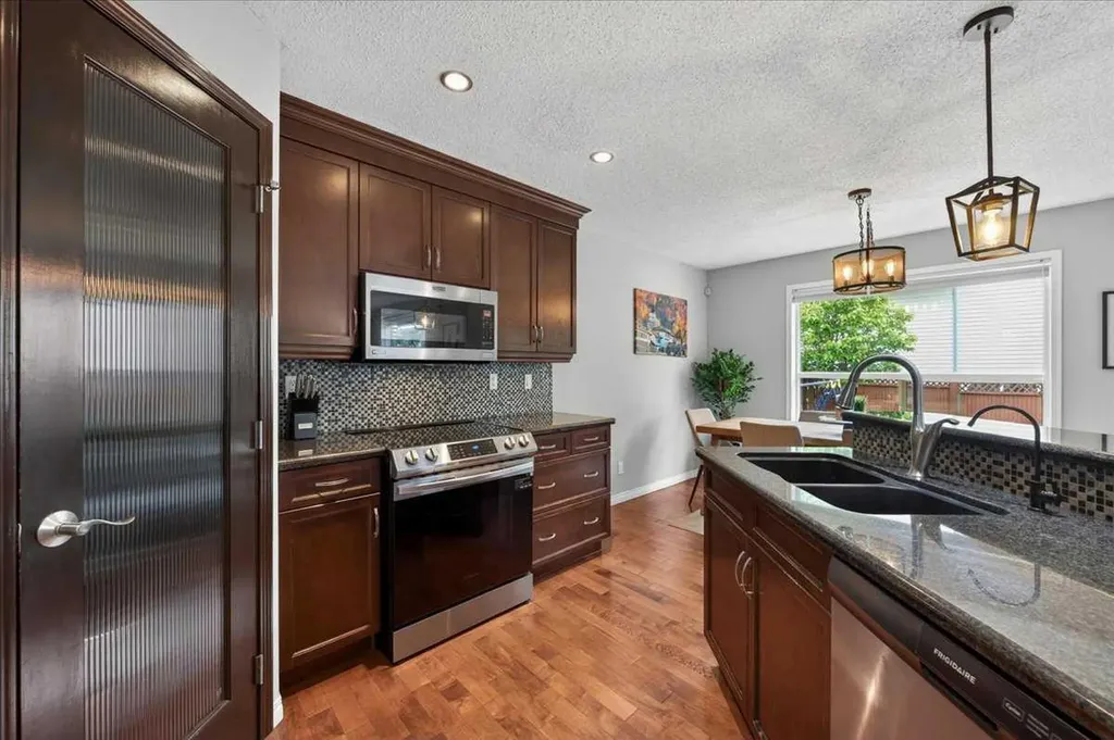 132 Tuscany Meadows Common NW Calgary AB T3L 2N8