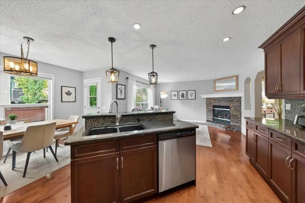 132 Tuscany Meadows Common NW Calgary AB T3L 2N8