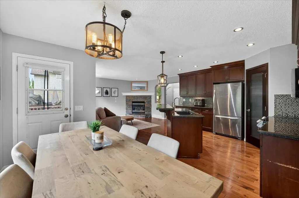 132 Tuscany Meadows Common NW Calgary AB T3L 2N8