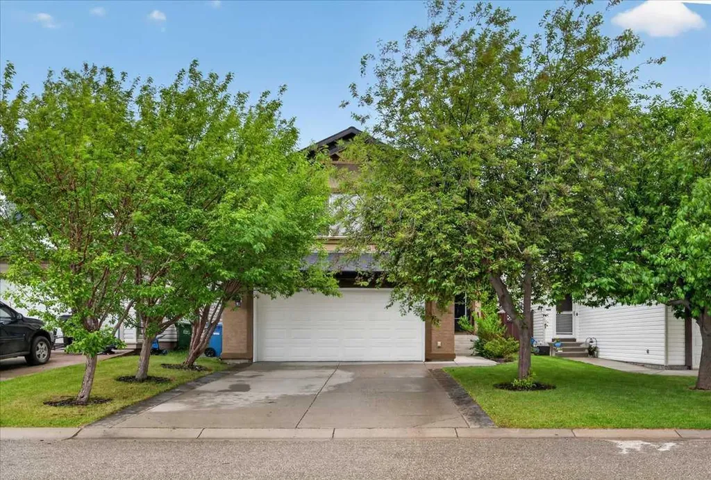 132 Tuscany Meadows Common NW Calgary AB T3L 2N8