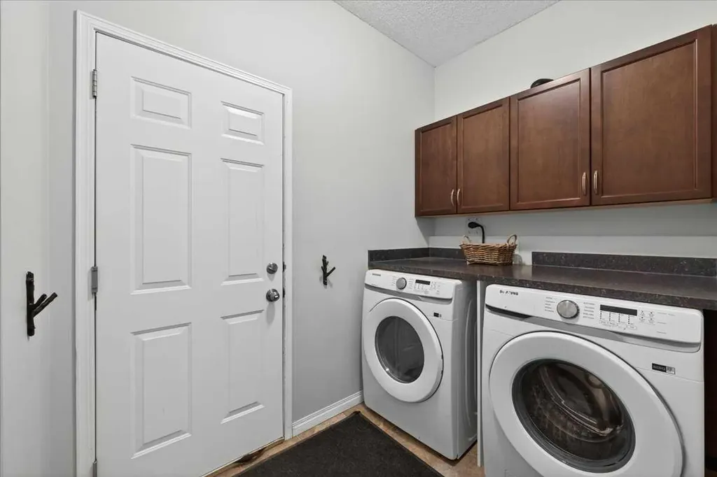 132 Tuscany Meadows Common NW Calgary AB T3L 2N8