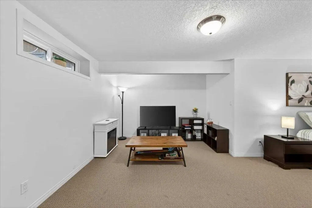 132 Tuscany Meadows Common NW Calgary AB T3L 2N8