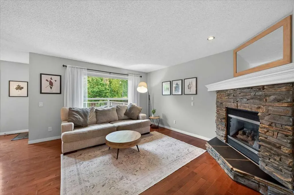 132 Tuscany Meadows Common NW Calgary AB T3L 2N8