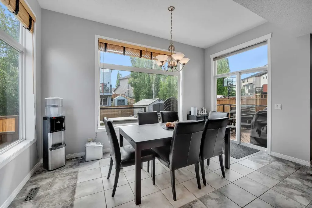 194 Kincora View NW Calgary AB T3R 1M2