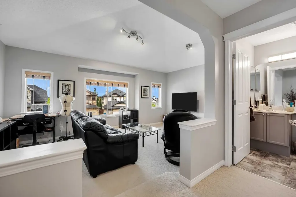 194 Kincora View NW Calgary AB T3R 1M2