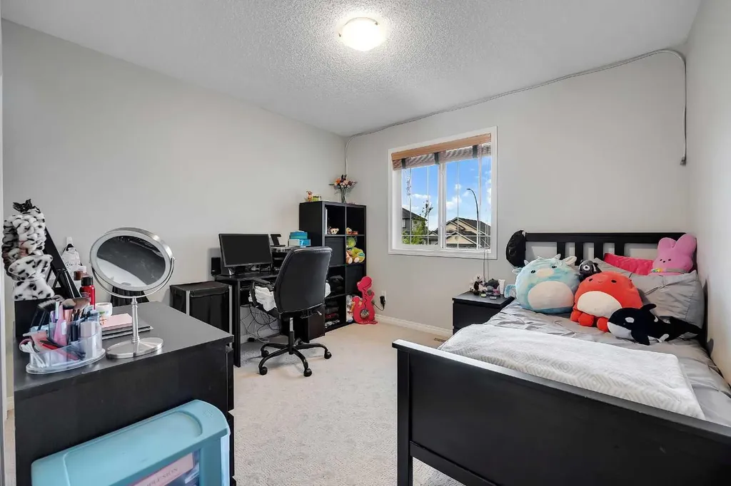 194 Kincora View NW Calgary AB T3R 1M2