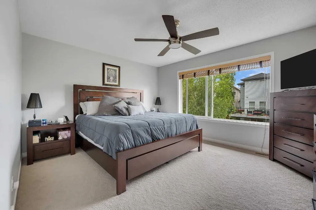 194 Kincora View NW Calgary AB T3R 1M2