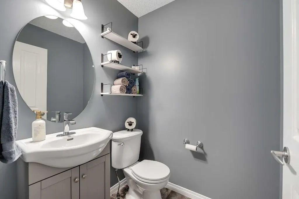 194 Kincora View NW Calgary AB T3R 1M2