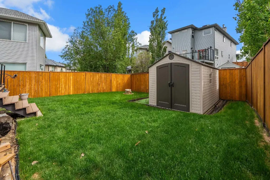 194 Kincora View NW Calgary AB T3R 1M2