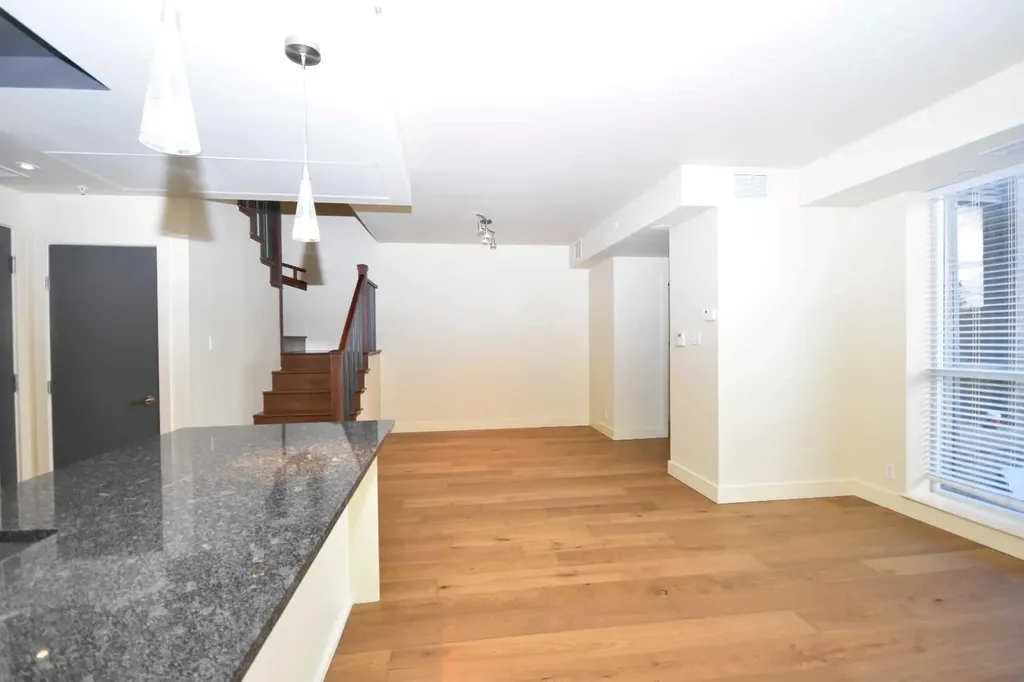 14605 Shawnee Gate SW Calgary AB T2Y 0K4