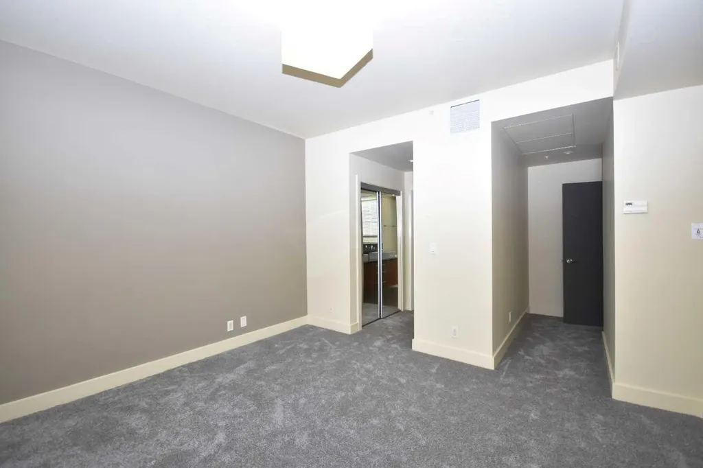14605 Shawnee Gate SW Calgary AB T2Y 0K4