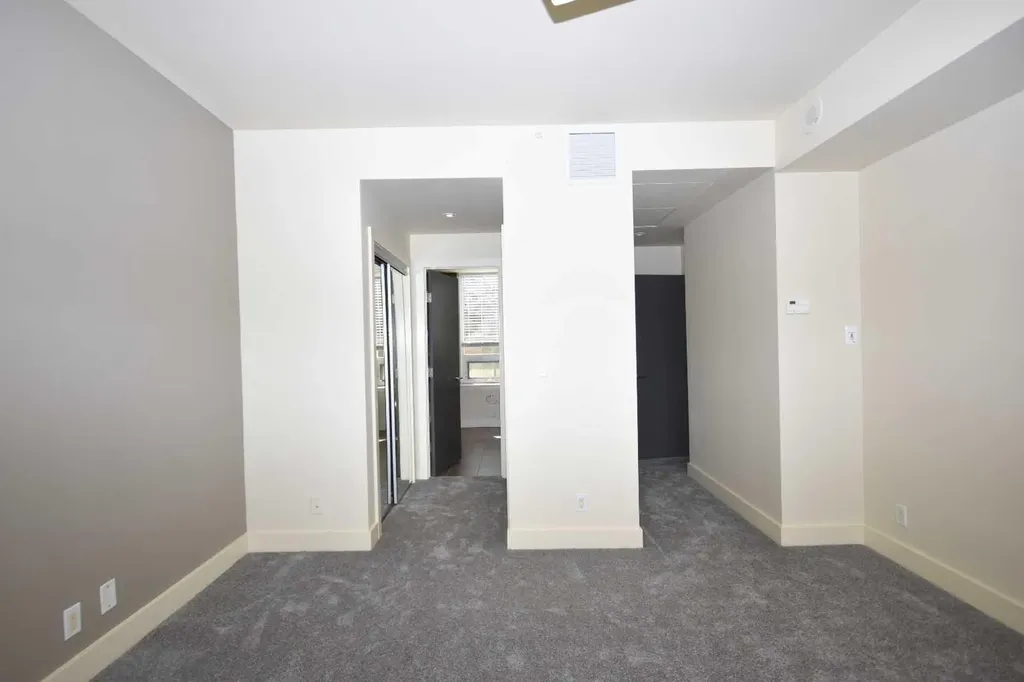 14605 Shawnee Gate SW Calgary AB T2Y 0K4