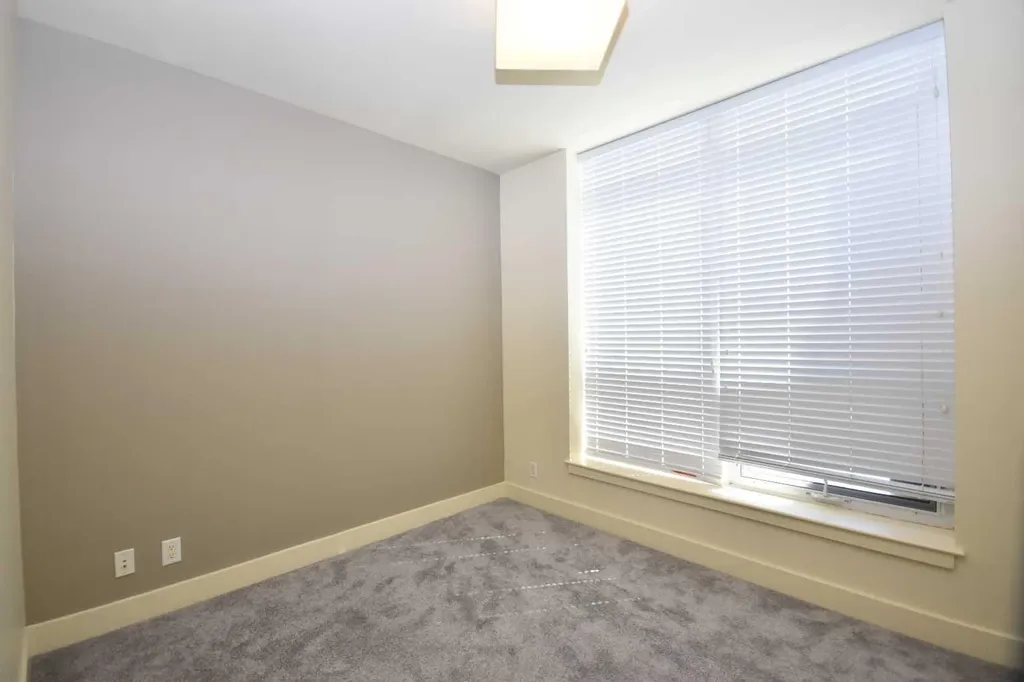 14605 Shawnee Gate SW Calgary AB T2Y 0K4