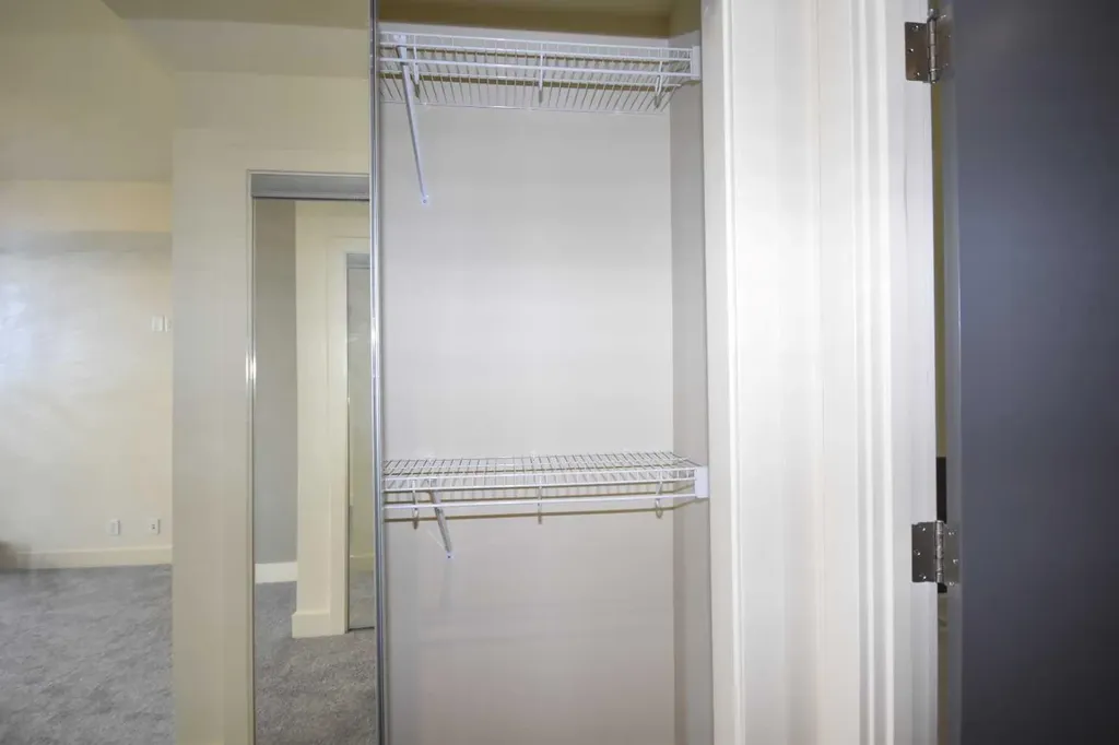 14605 Shawnee Gate SW Calgary AB T2Y 0K4
