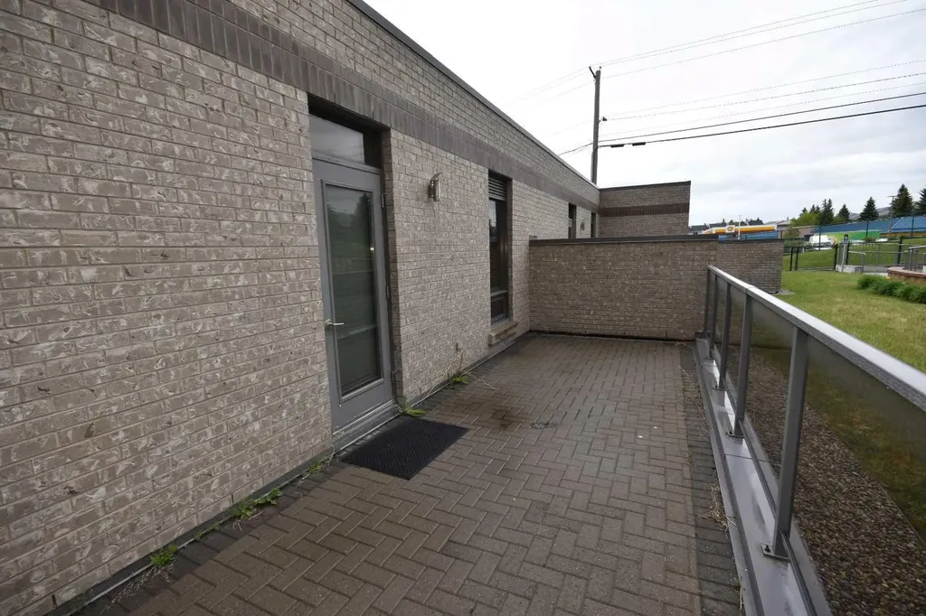 14605 Shawnee Gate SW Calgary AB T2Y 0K4