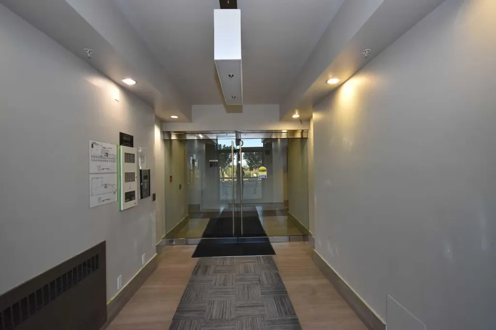 14605 Shawnee Gate SW Calgary AB T2Y 0K4