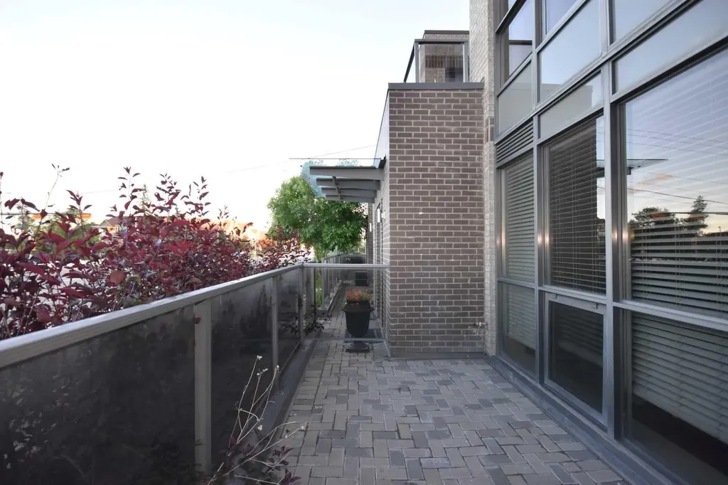 14605 Shawnee Gate SW Calgary AB T2Y 0K4