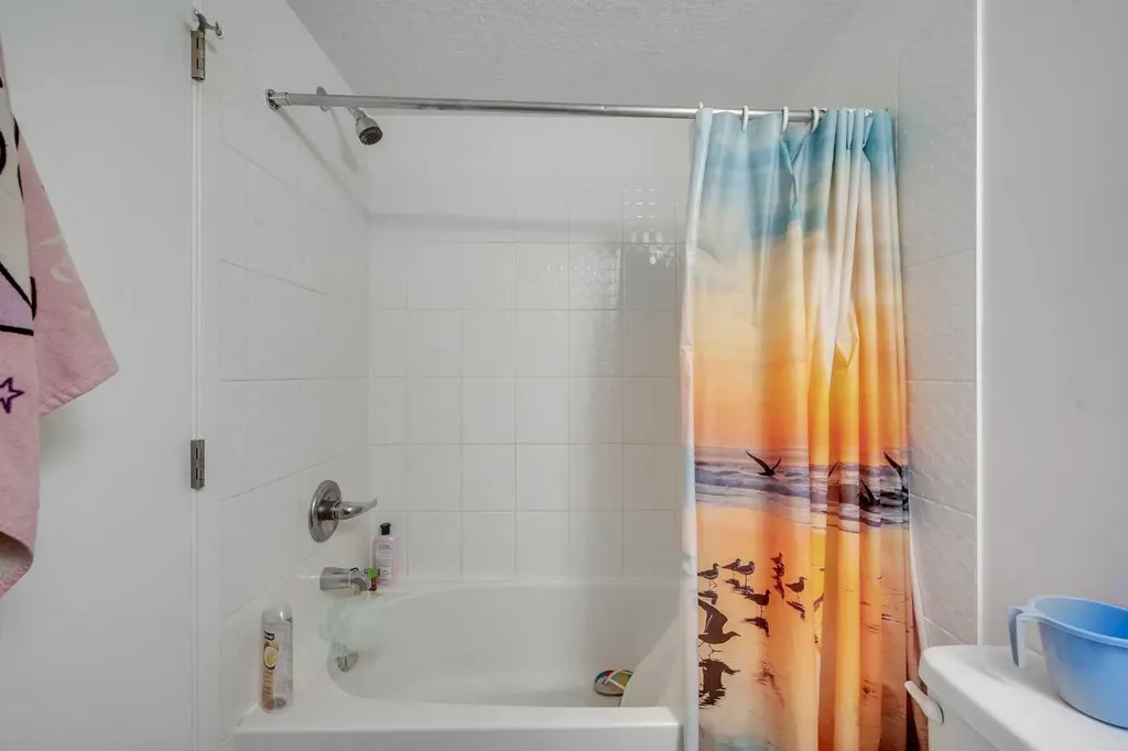 4641 128 Avenue NE Calgary AB T3N1T2