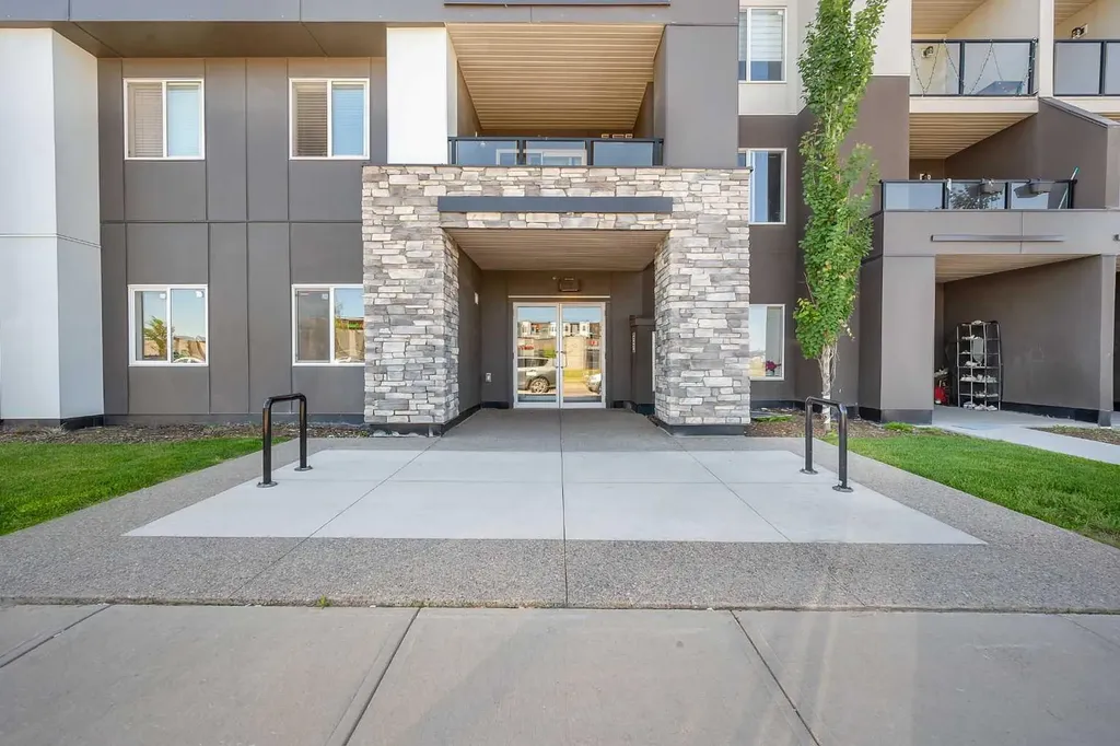 4641 128 Avenue NE Calgary AB T3N1T2