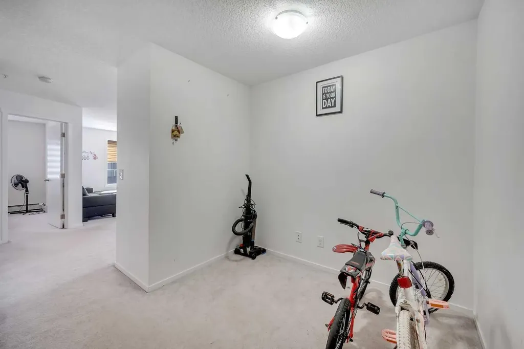 4641 128 Avenue NE Calgary AB T3N1T2