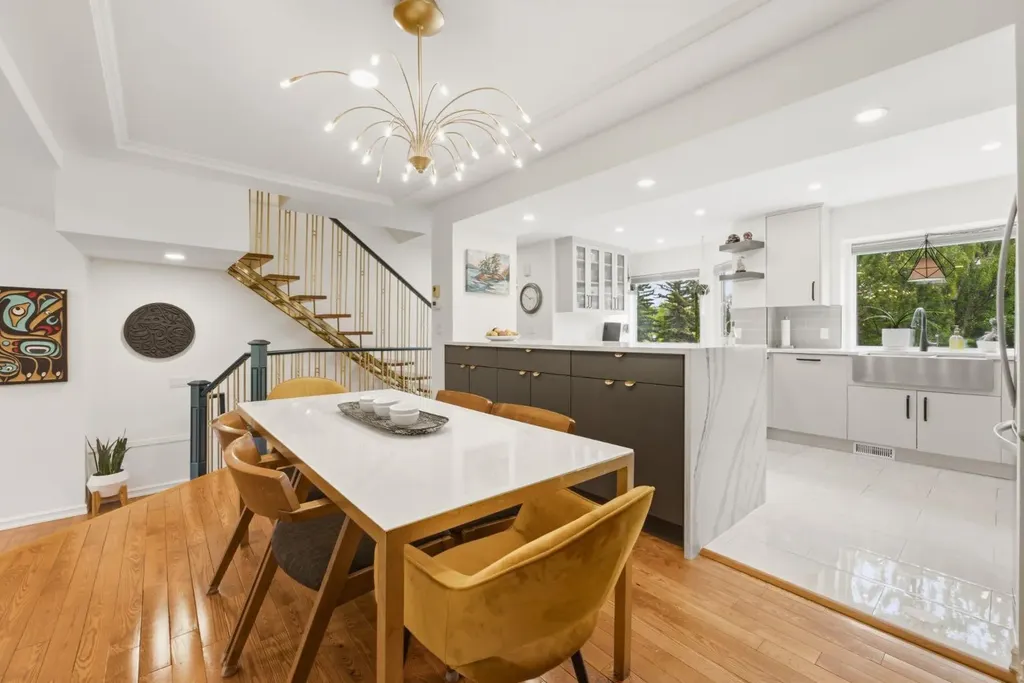 4037 42 Street NW Calgary AB T3A 2M9