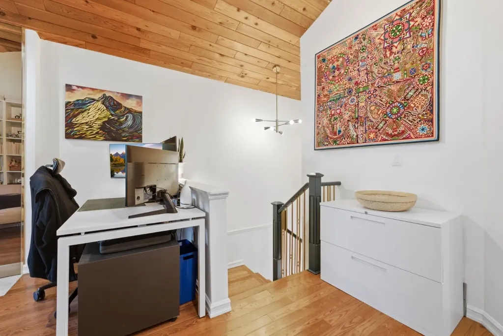 4037 42 Street NW Calgary AB T3A 2M9