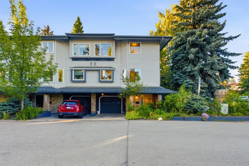 4037 42 Street NW Calgary AB T3A 2M9
